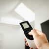 Điều khiển điều hòa từ xa và tivi: một thiết bị nhỏ, hai vấn đề lớn được giải quyết (2026)