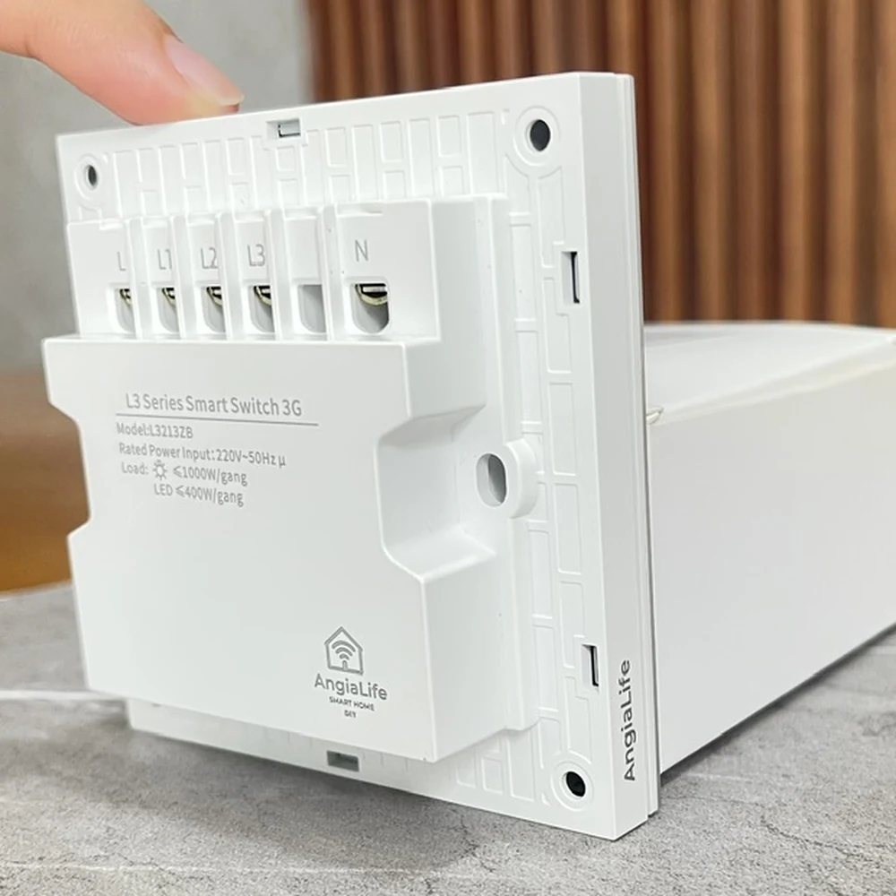 Mặt sau công tắc thông minh L3 AnGiaLife có cọc đấu dây trung tính cho nhà thông minh biệt thự